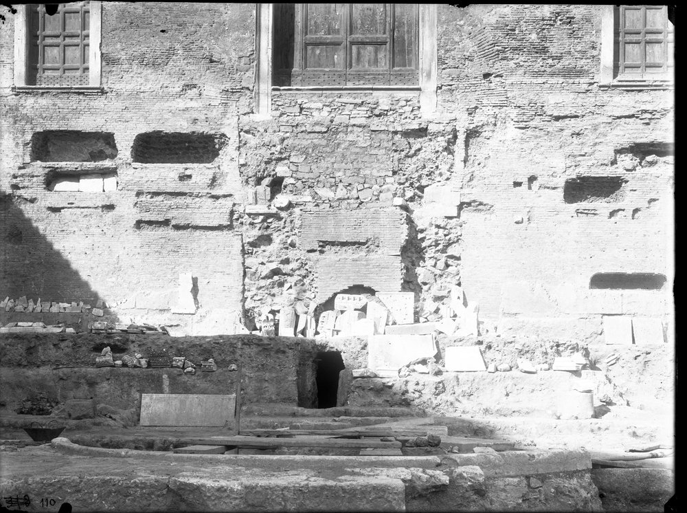 Lastra E110 - Curia.JPG