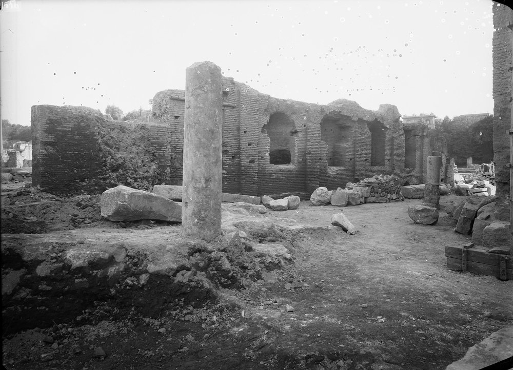 Lastra E 1556 - Curia.JPG