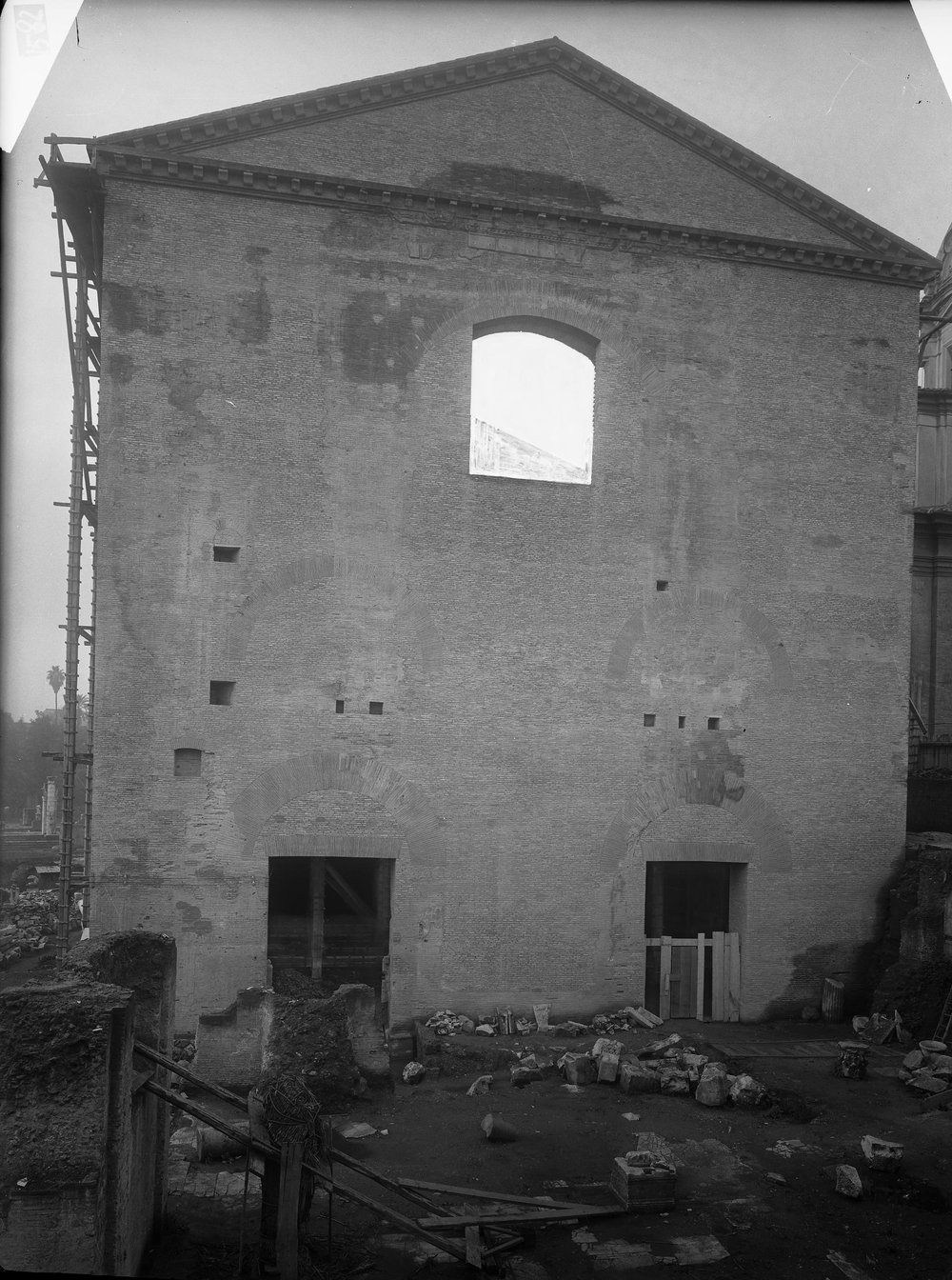 Lastra E 1582 - Curia.JPG