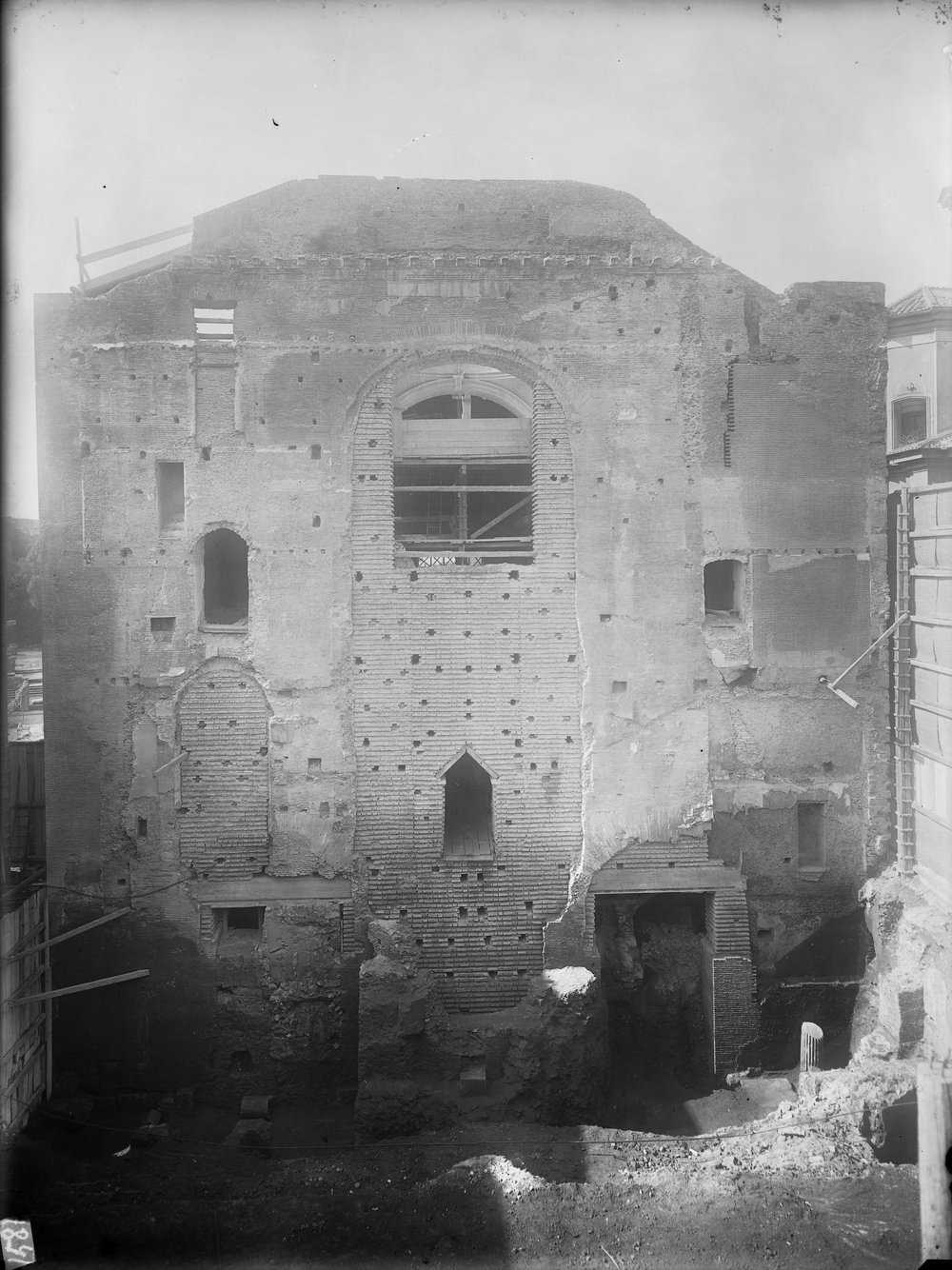 Lastra E 1587 - Curia.JPG