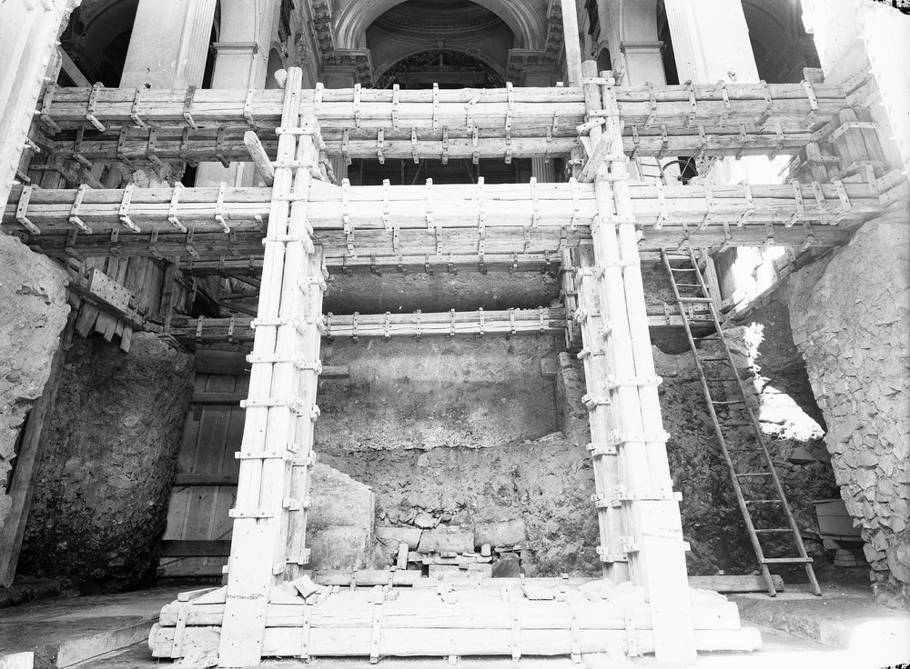 Lastra E 1600 - Curia.JPG