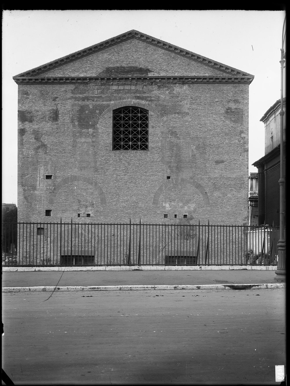 Lastra E1508 Curia.JPG