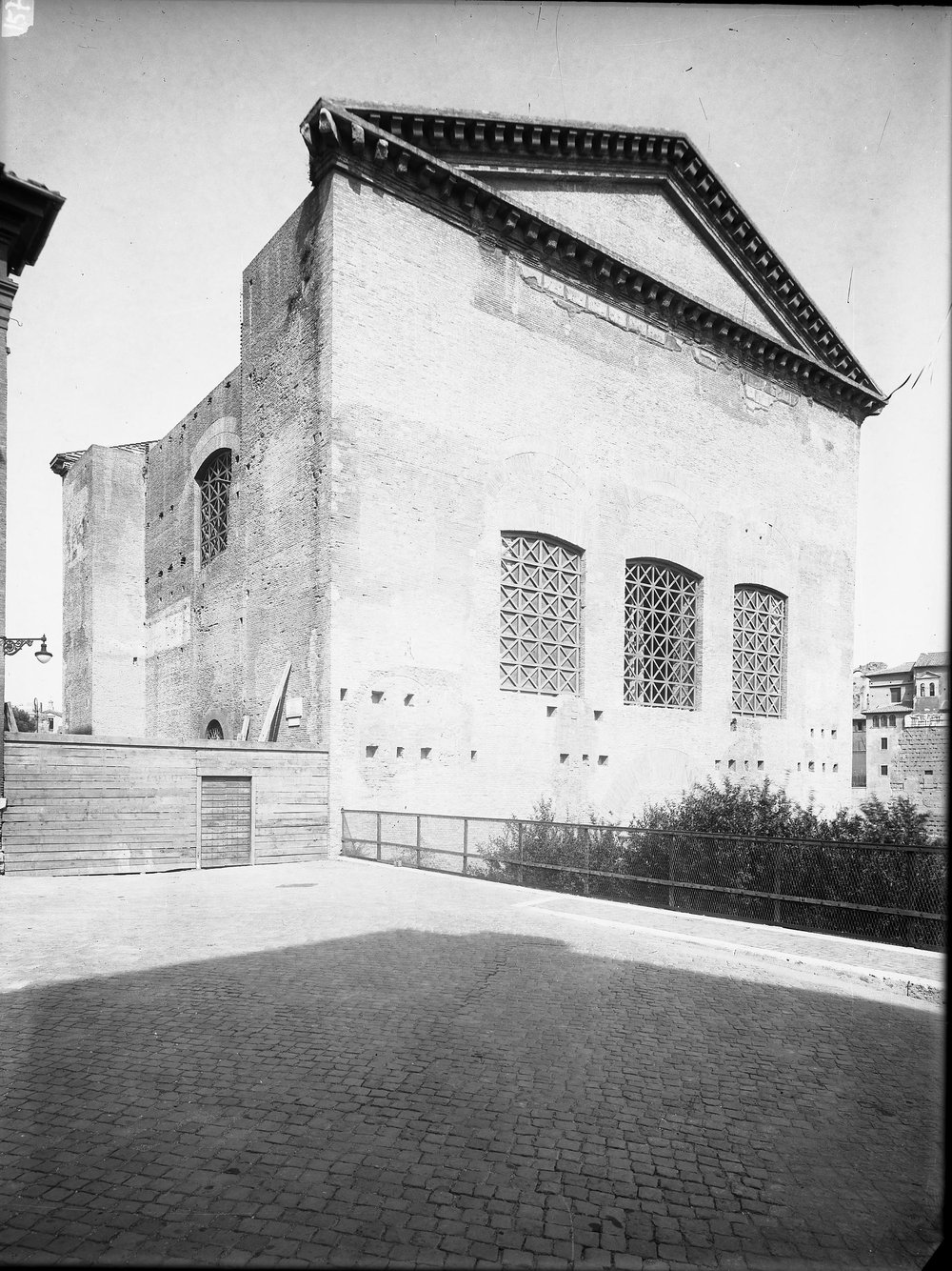 Lastra E 1570 - Curia.JPG