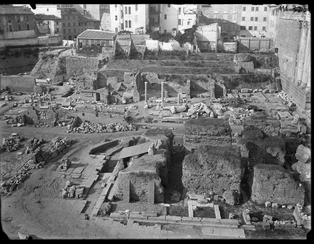 Lastra E111 - Veduta del Tempio del Divo Giulio e Basilica Emilia.JPG