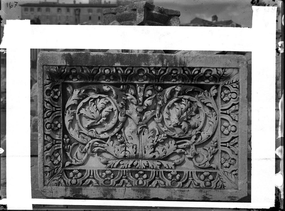 Lastra E167 - Tempio di Cesare.JPG