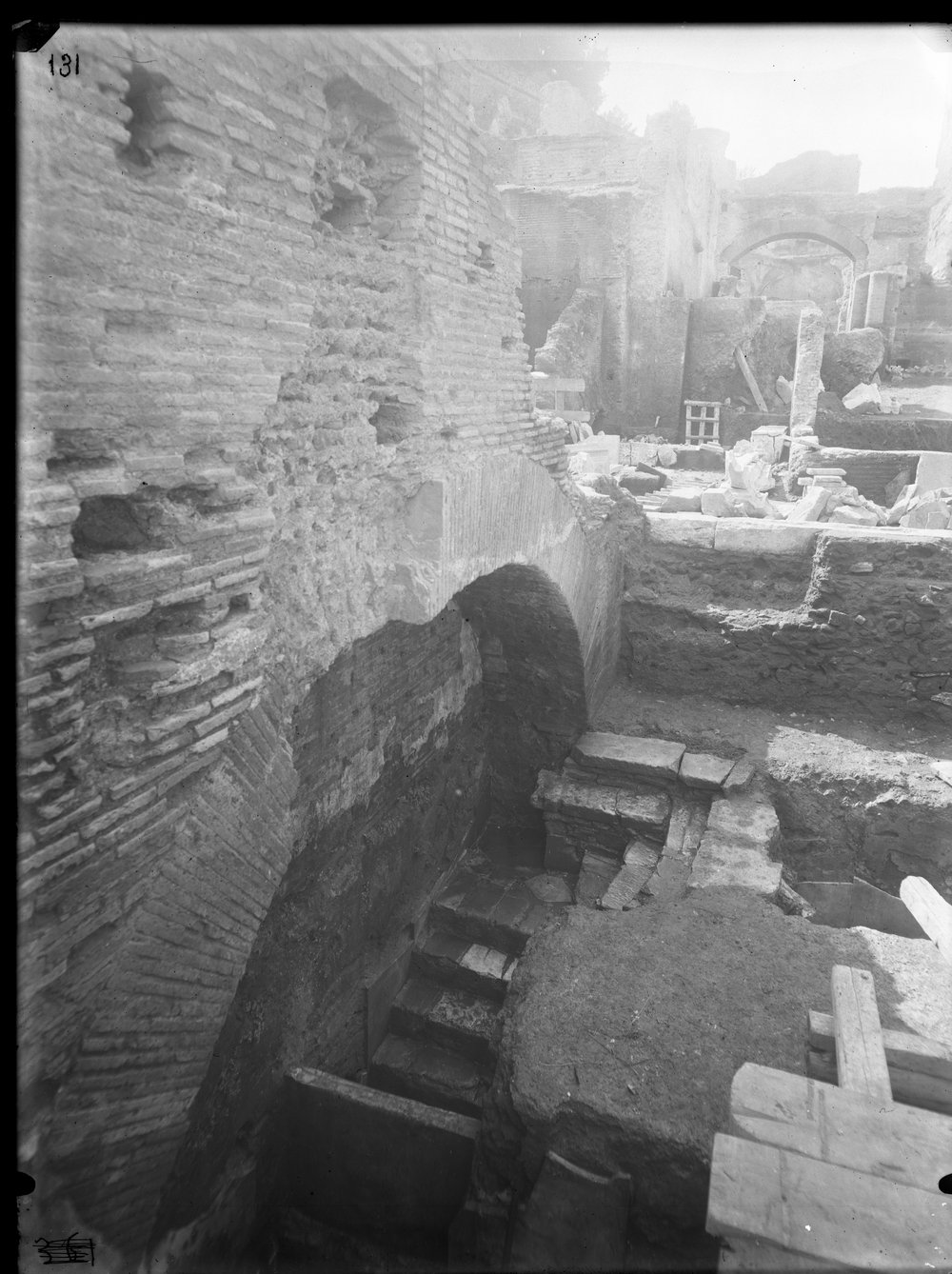 Lastra E131 - Sacrario Giuturna.tif