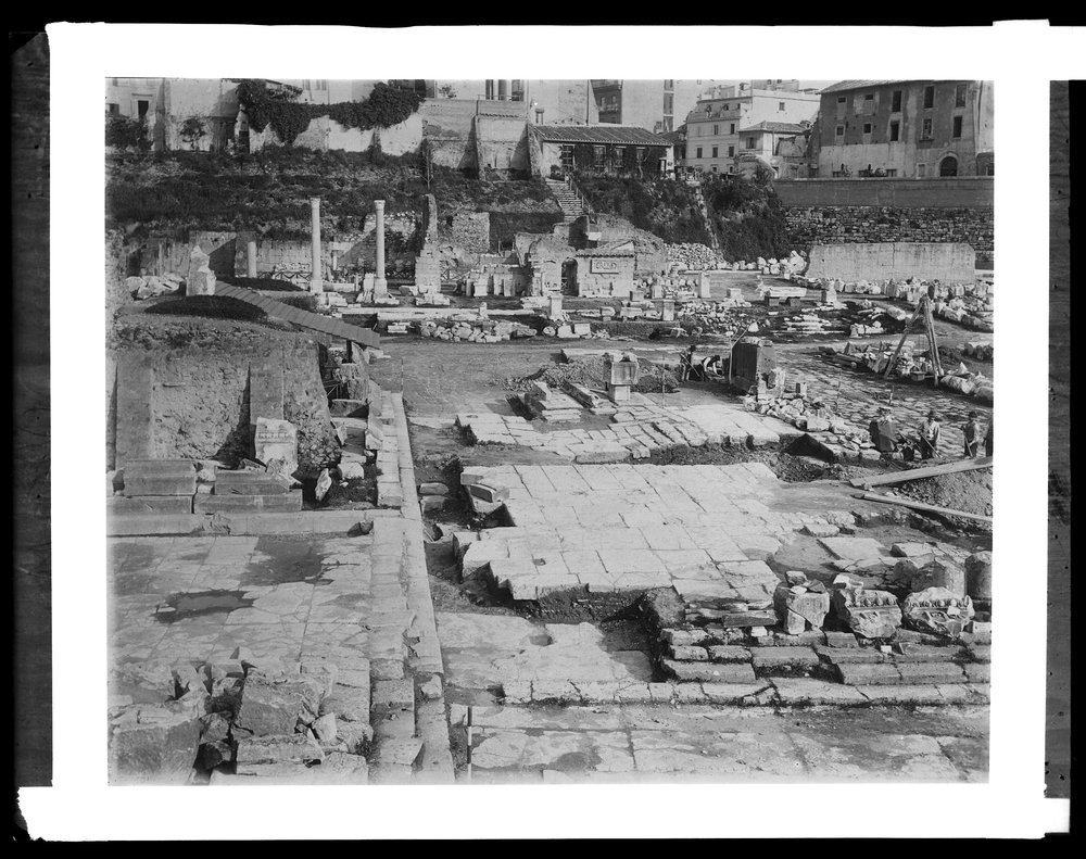 Lastra E2375 - Tempio del Divo Giulio.JPG