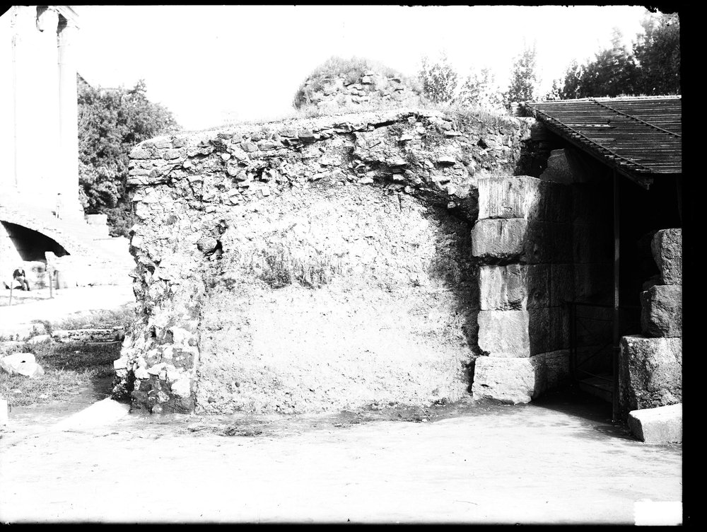 Lastra E1825 - Tempio del divo Giulio.JPG