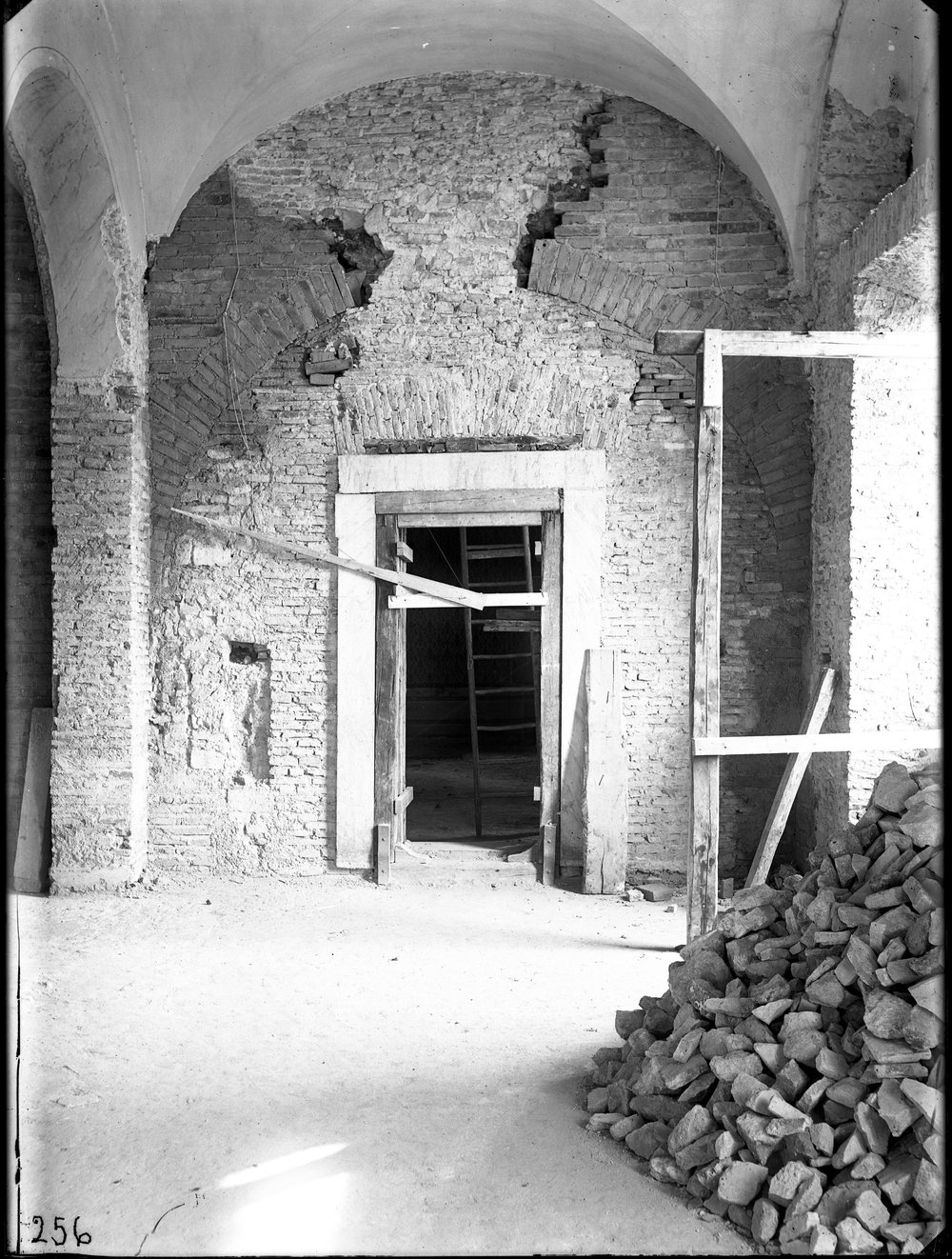 fot E256 ex convento S. Francesca romana.JPG