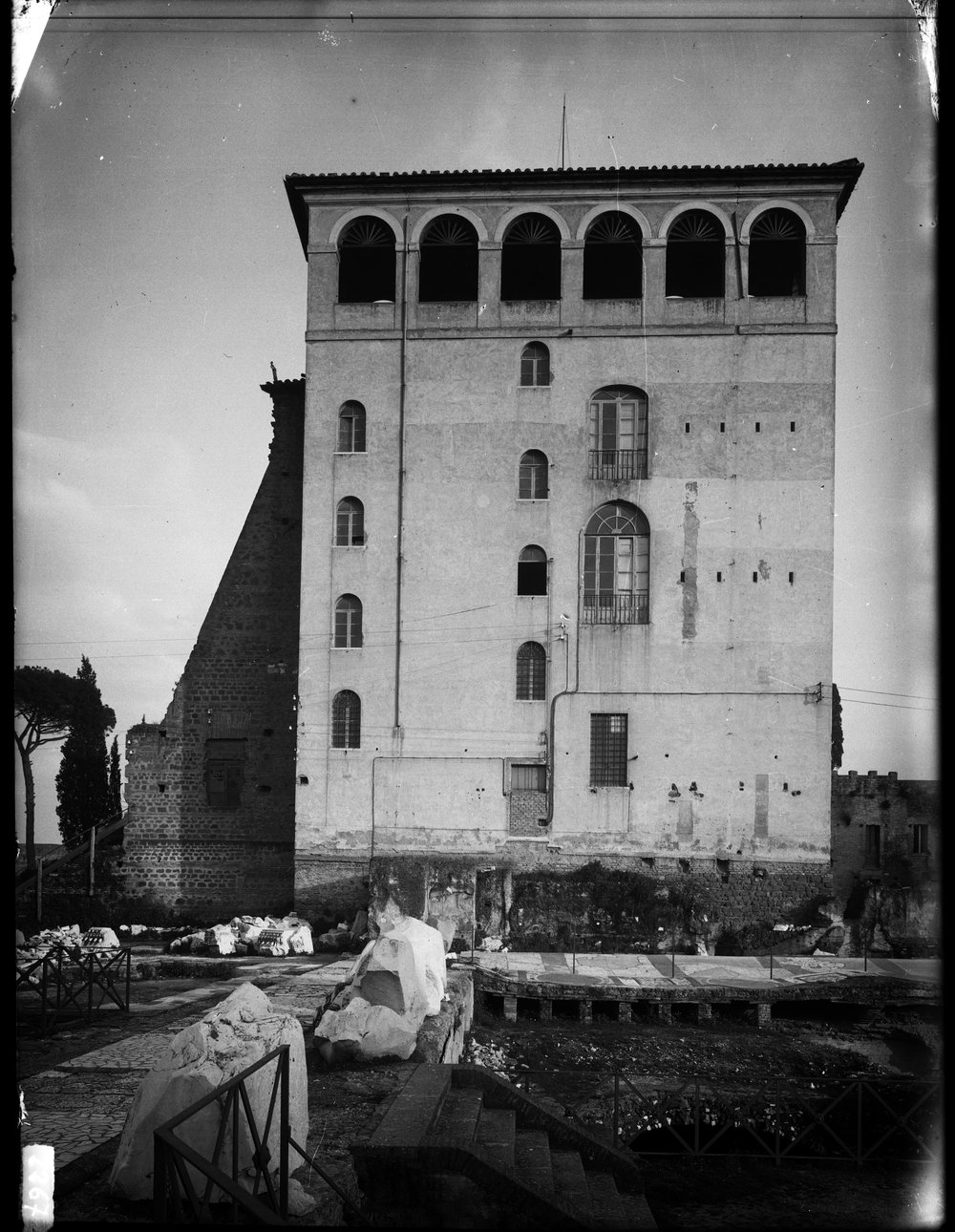 Lastra E 2267 - Museo Palatino - Edificio lavori.jpg