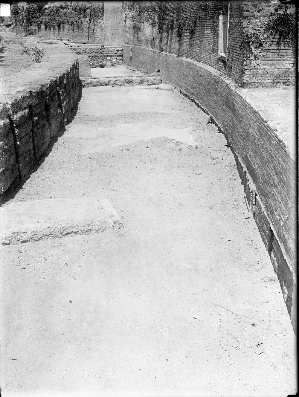 Lastra E-864 domus augustana.tif
