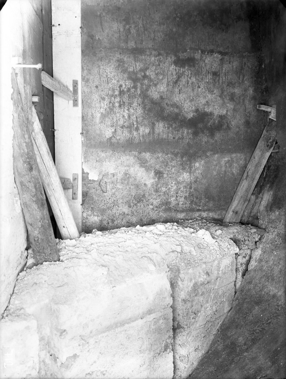 DA712.jpg
