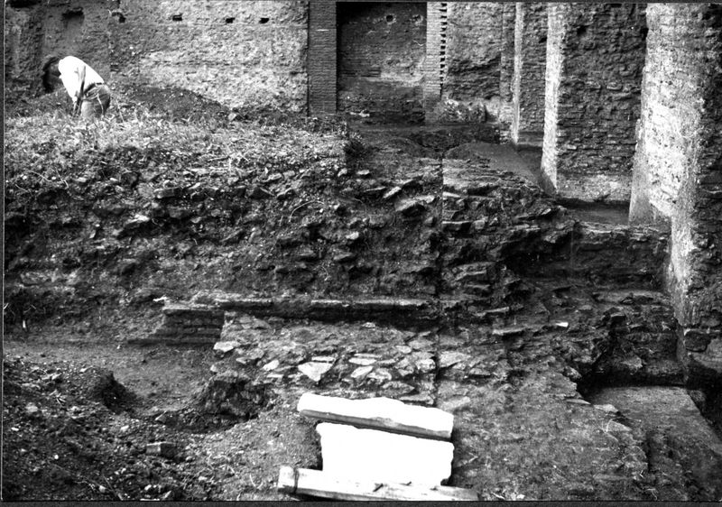 001473 - restauro - Testata del muro severiano contro il nuro domizianeo