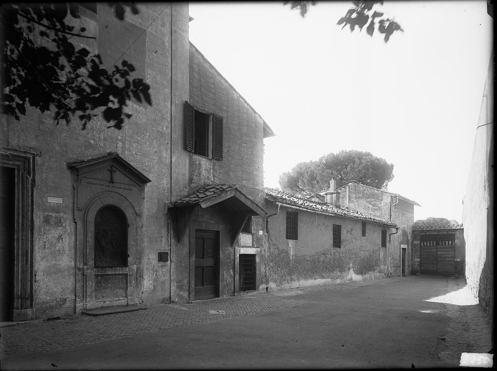 Lastra E2250 Via San Bonaventura.JPG