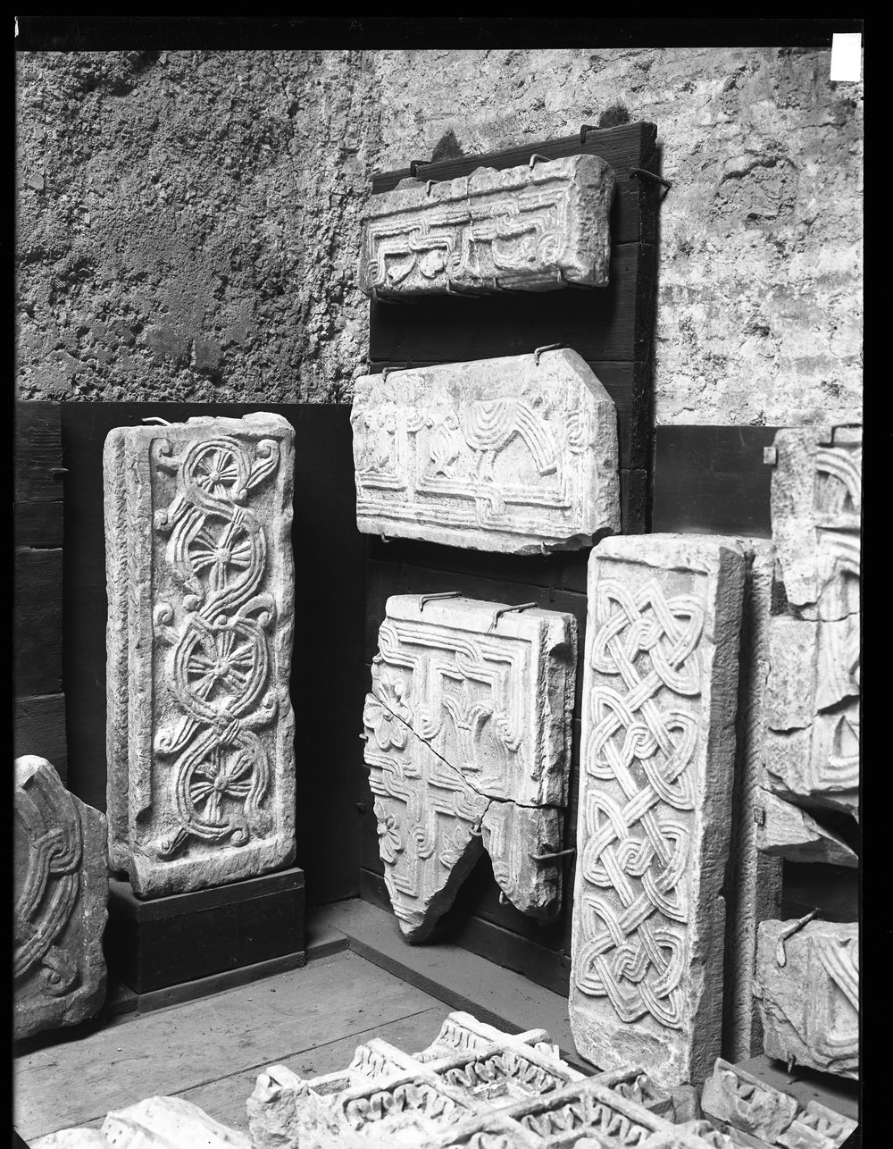 Lastra E1782 - Piccolo museo soppresso - marmi.tif