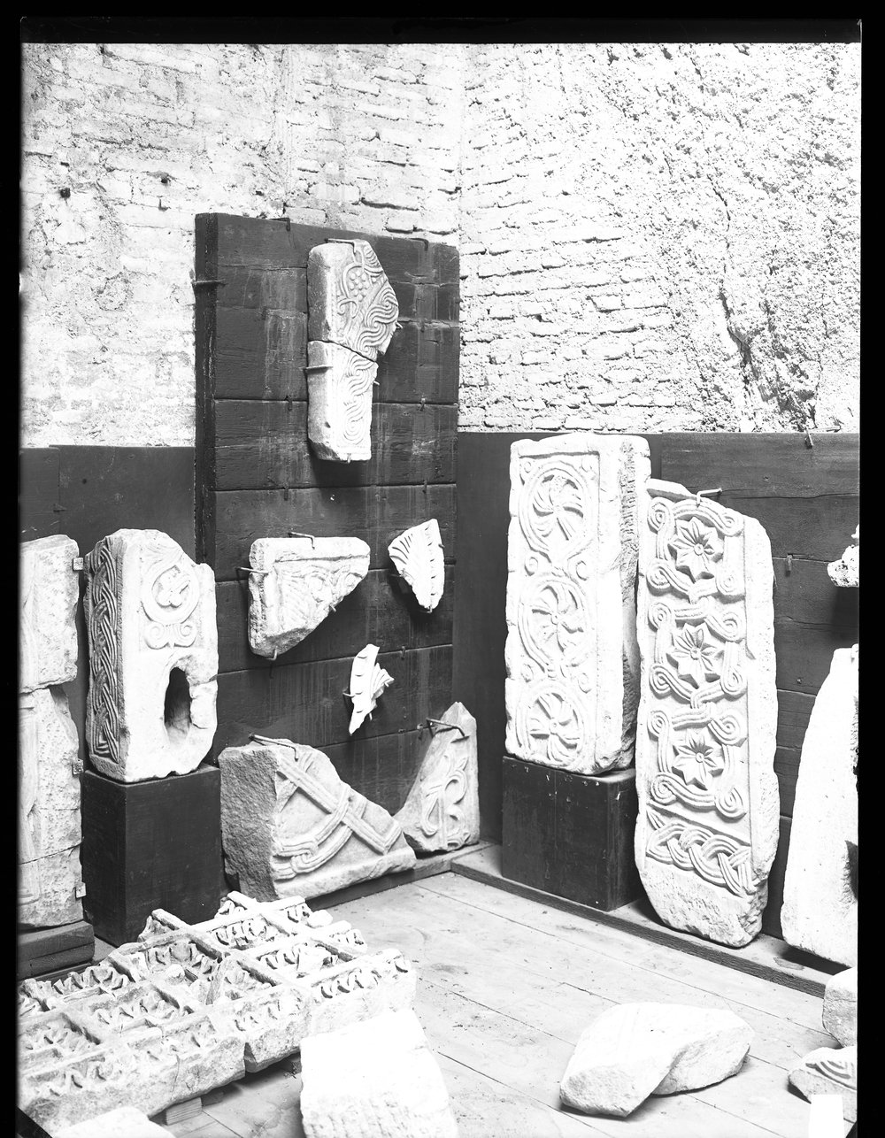 Lastra E1786 - Piccolo museo soppresso - marmi.tif