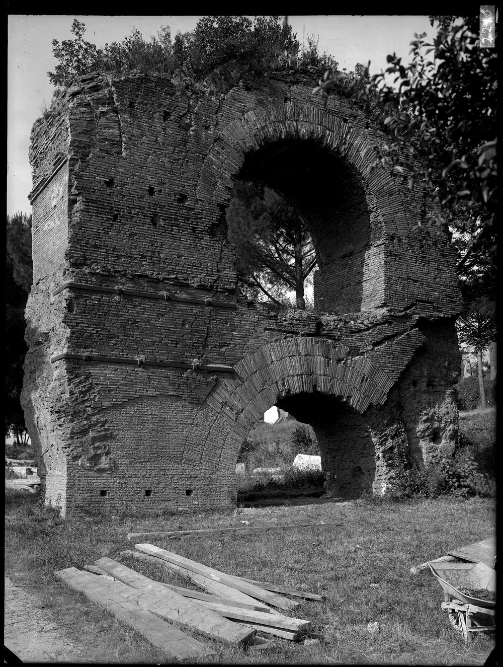 Lastra E2210 - Palatino - Acquedotto.tif