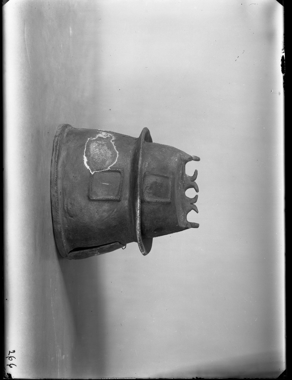 foto E266 museo pigorini (urna a capanna).tif