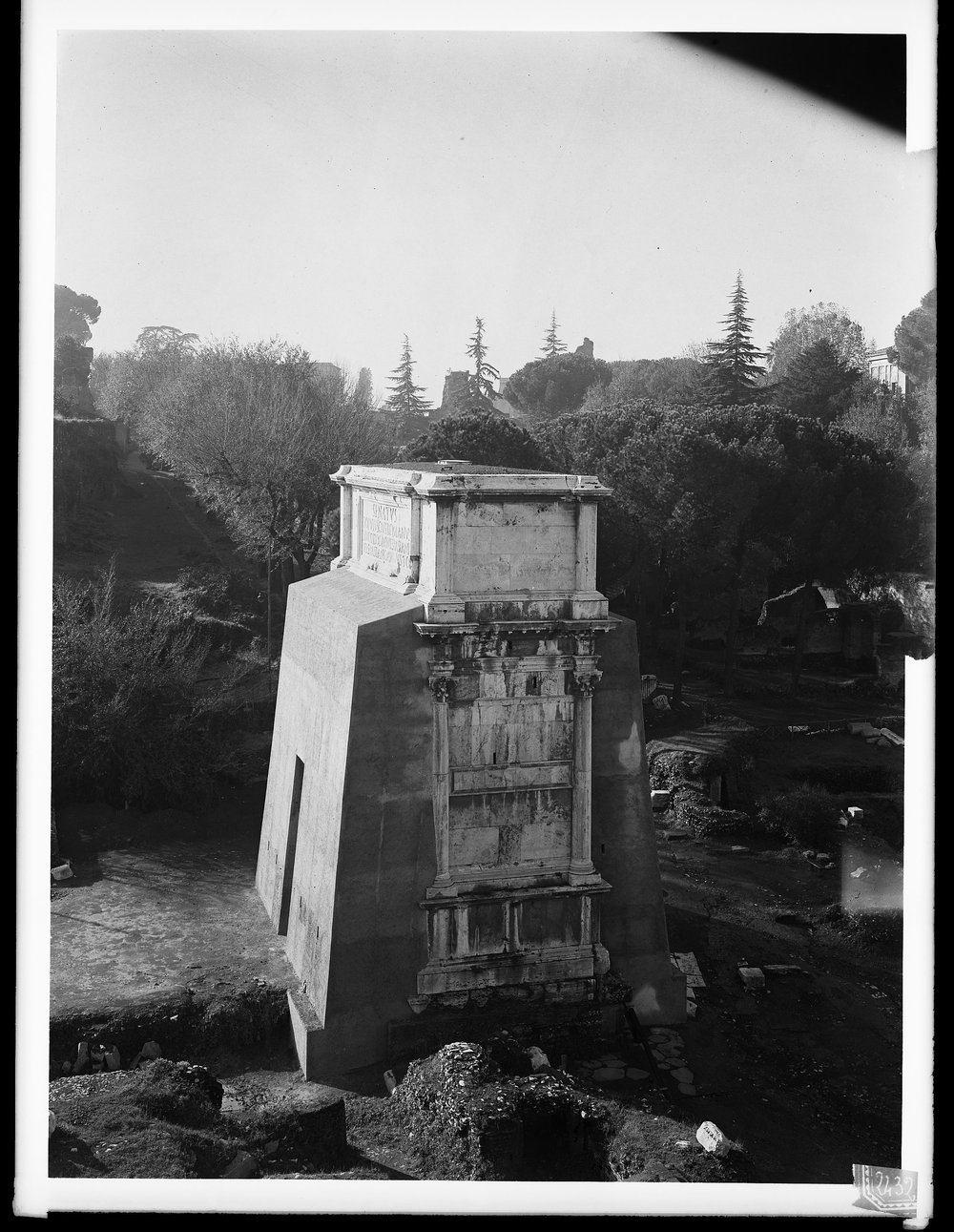 L. E 2432, Prot. antiaerea al Foro Romano-asf011919.jpg
