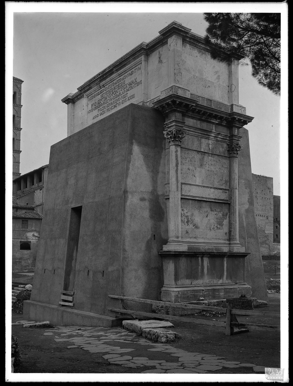 L. E 2435, Prot. antiaerea all Foro Romano-asf011922.jpg