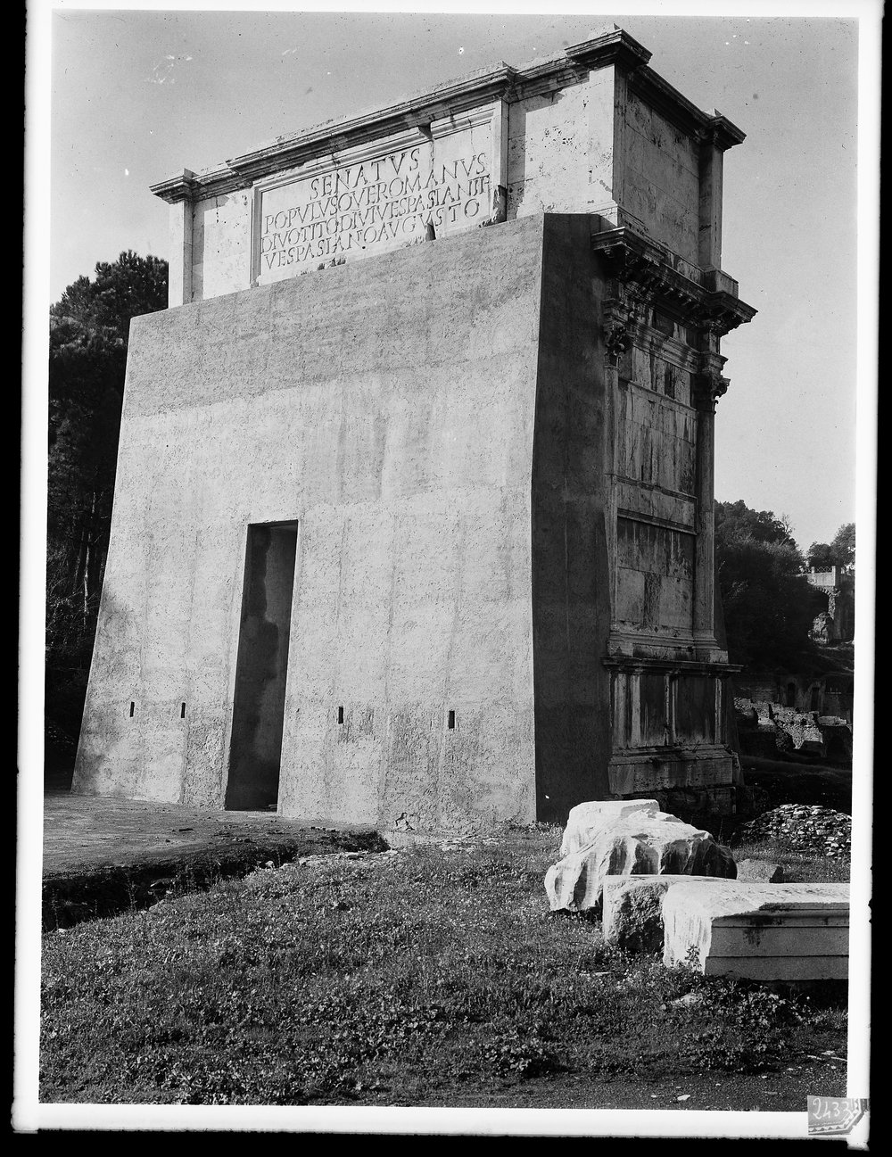 L.E 2433, Prot. antiaerea al Foro Romano-asf011920.jpg