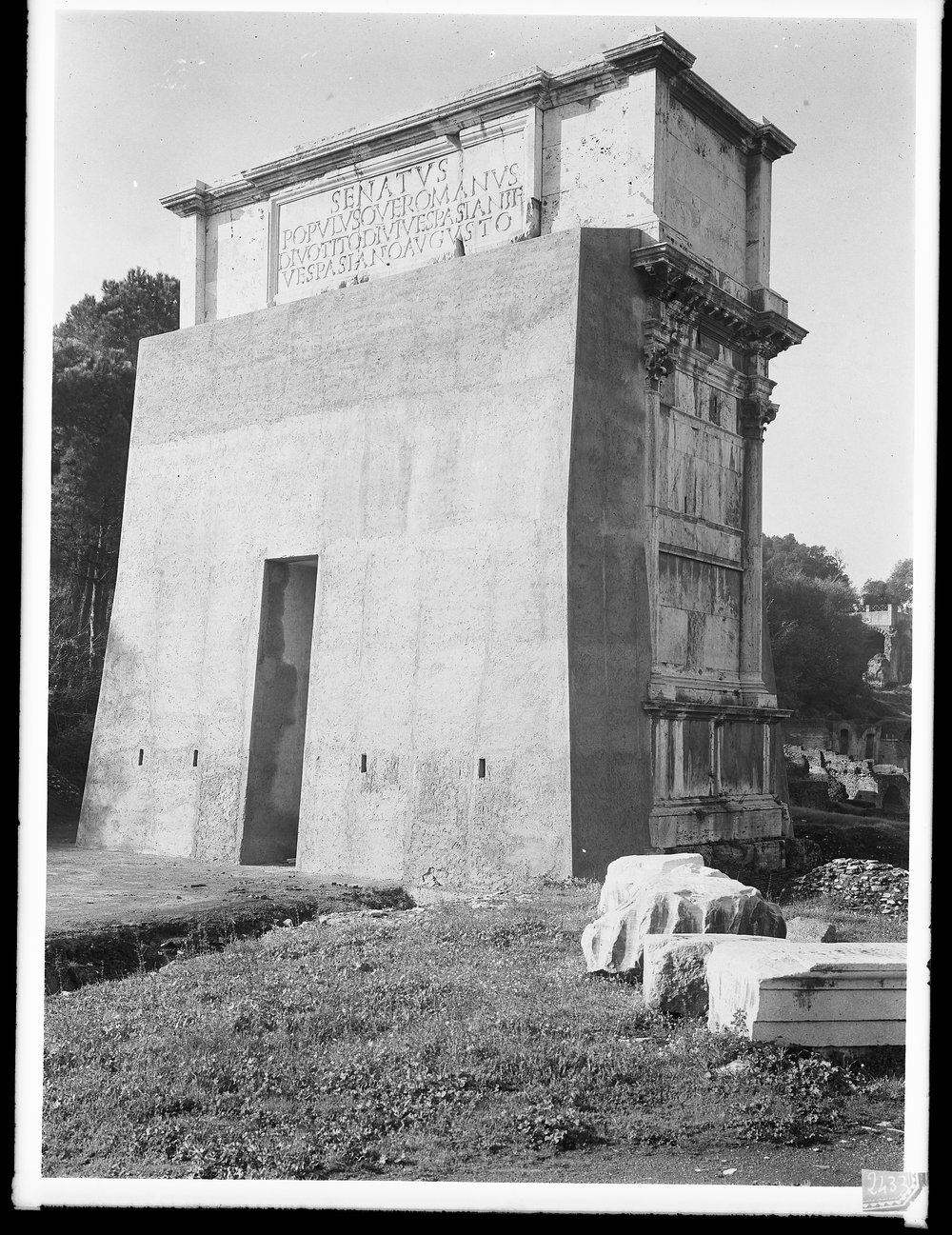 Lastra E 2433, Protezione antiaerea monumenti del Foro Romano.tif