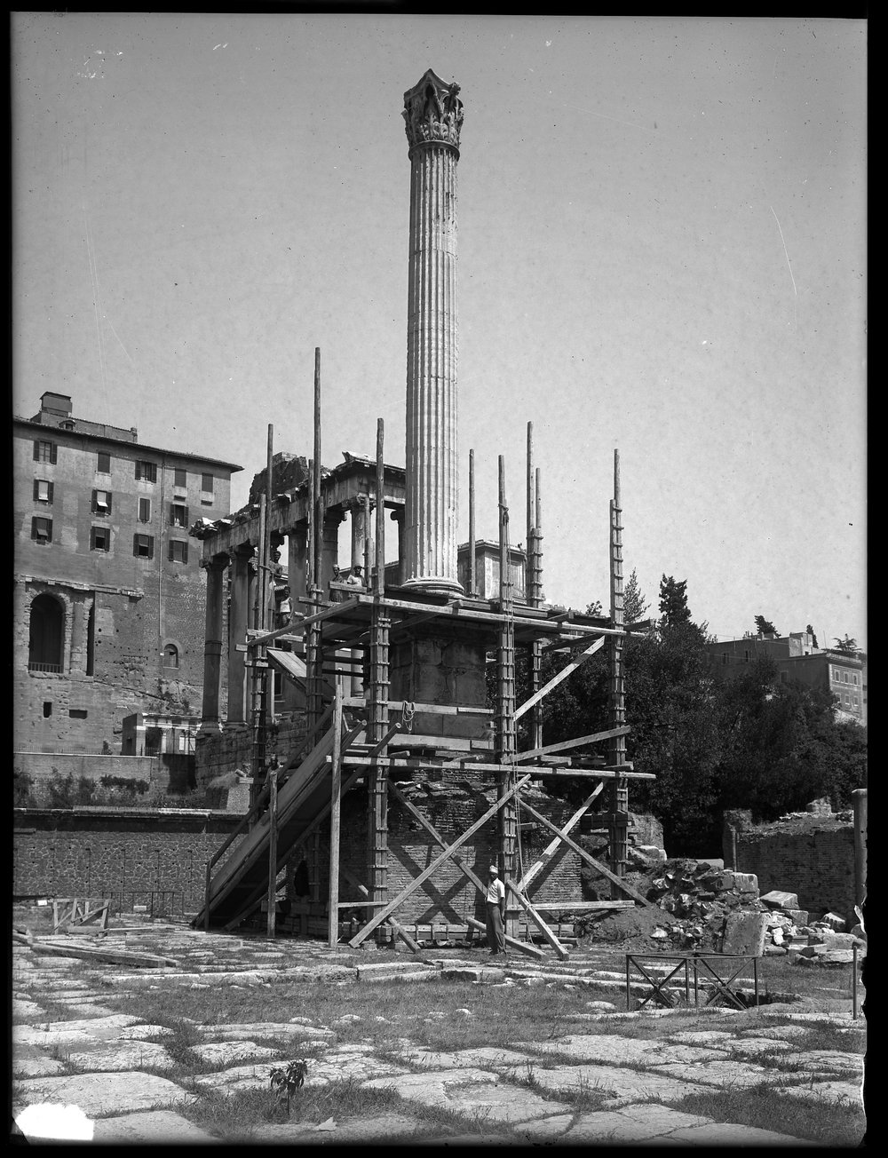 L. E 2402 Prot. antiaerea al foro romano-asf011889.jpg