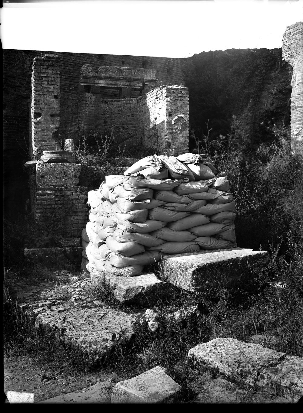 Lastra E 2406 Prot. antiaerea al foro romano-asf011893.jpg