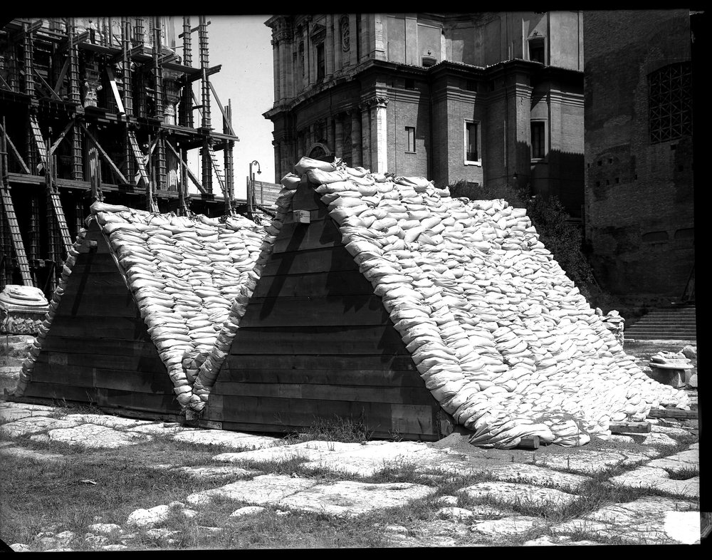 L. E 2407 Prot.antiaerea al foro romano-asf011894.jpg