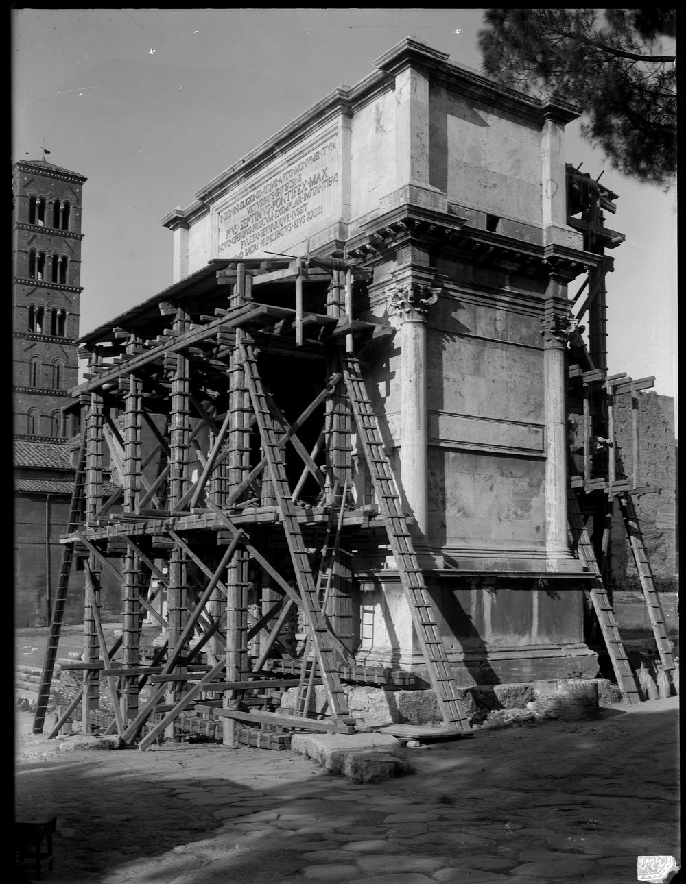 Lastra E 2427, Protezione antiaerea monumenti del Foro Romano.tif