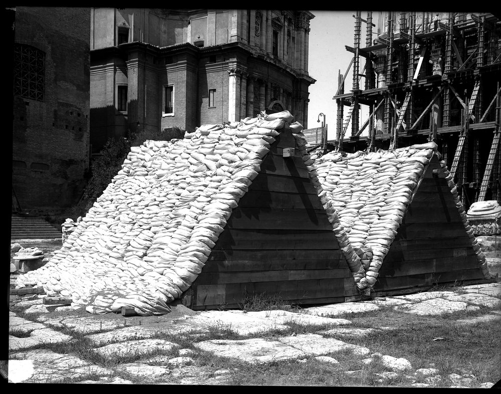 Lastra E 2407 Protezione antiaerea monumenti del foro romano.tif