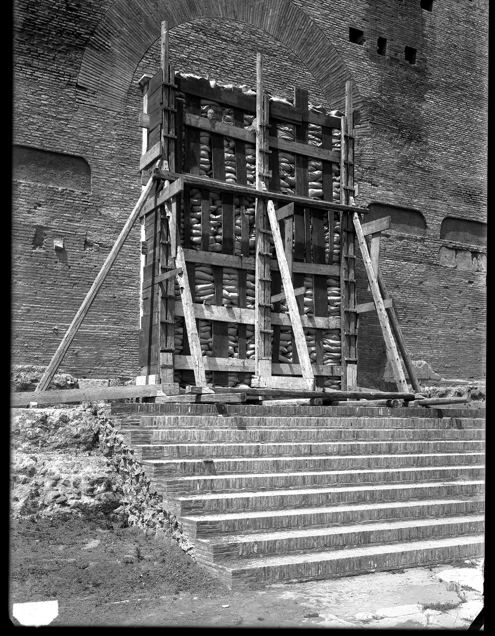 Lastra E 2413 Protezione antiaerea monumenti del foro romano.tif