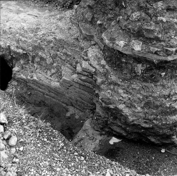 001507 - restauro - Particolare dell'angolo interno del muro addossato alle arcate in corrispondenza del 1Â° pilone da destra