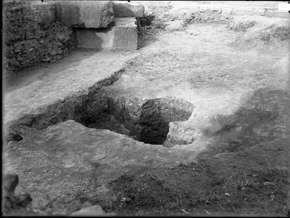Las E 1408 - Ant Foren(pozzo arcaico di vesta)asf016469.JPG