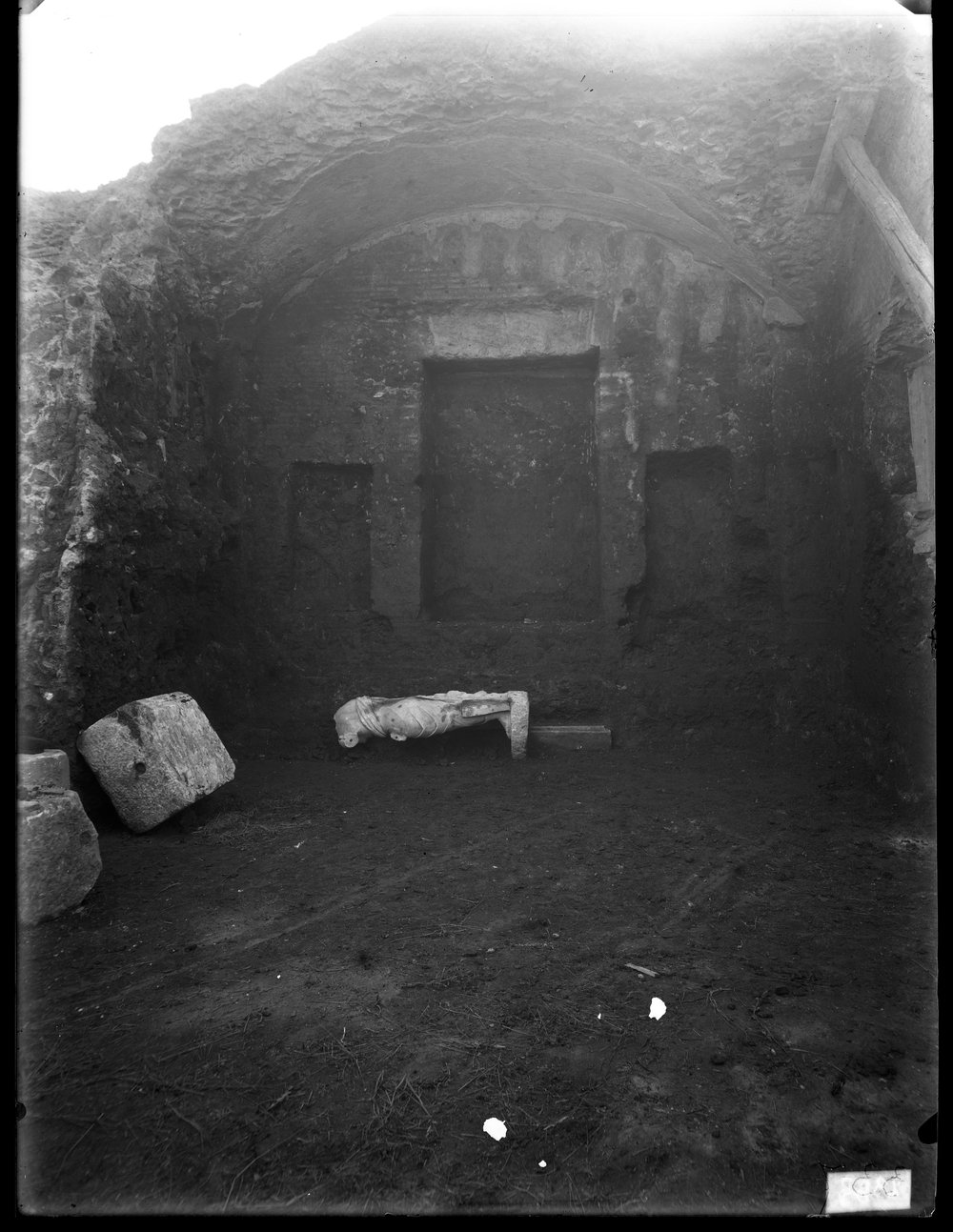 Lastra E 2383 - Antiquario Forense - Salone.tif