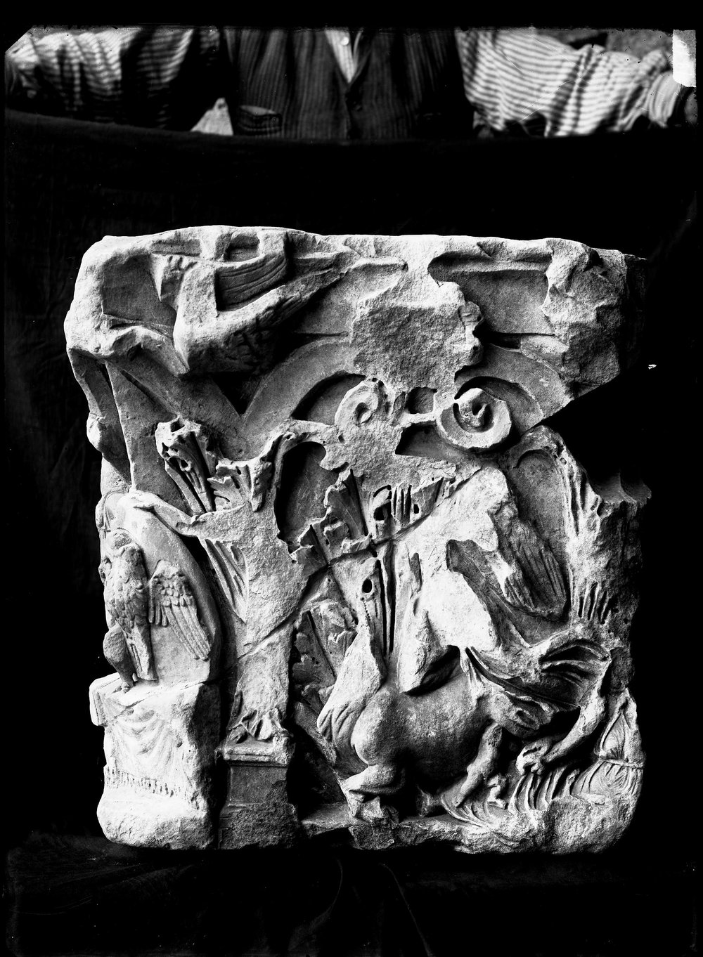 E1910 ant. forense, capitello elagabalo-asf011958.JPG