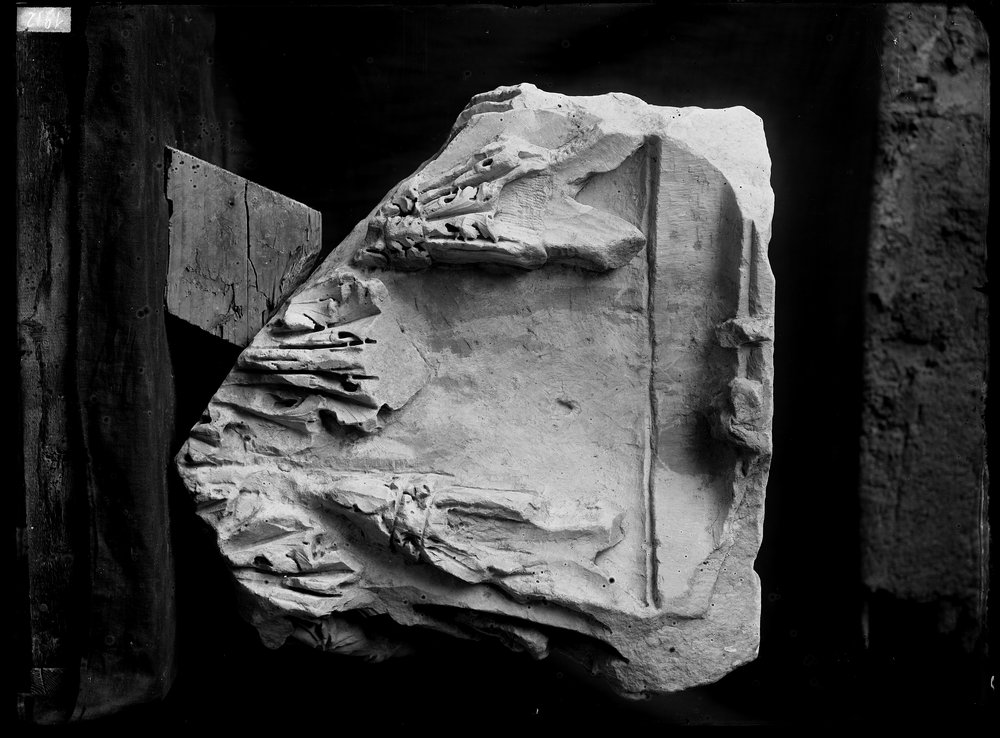 Lastra E 1912 antiquario forense, capitello elagabalo.tif