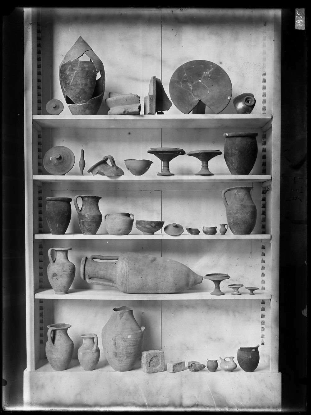 E1936 antiquario forense(pozzo S. francesco romana).tif