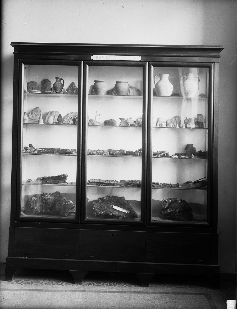 L. E-1656 - Ant. Forense - Salone-asf012012.jpg