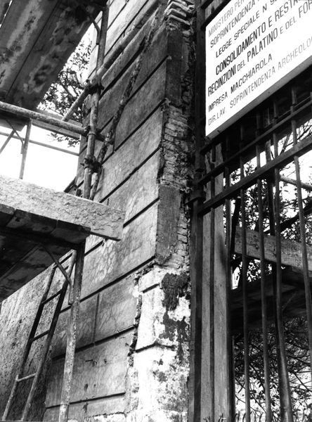 005460 - restauro - Lavori di rifacimento muro di cinta