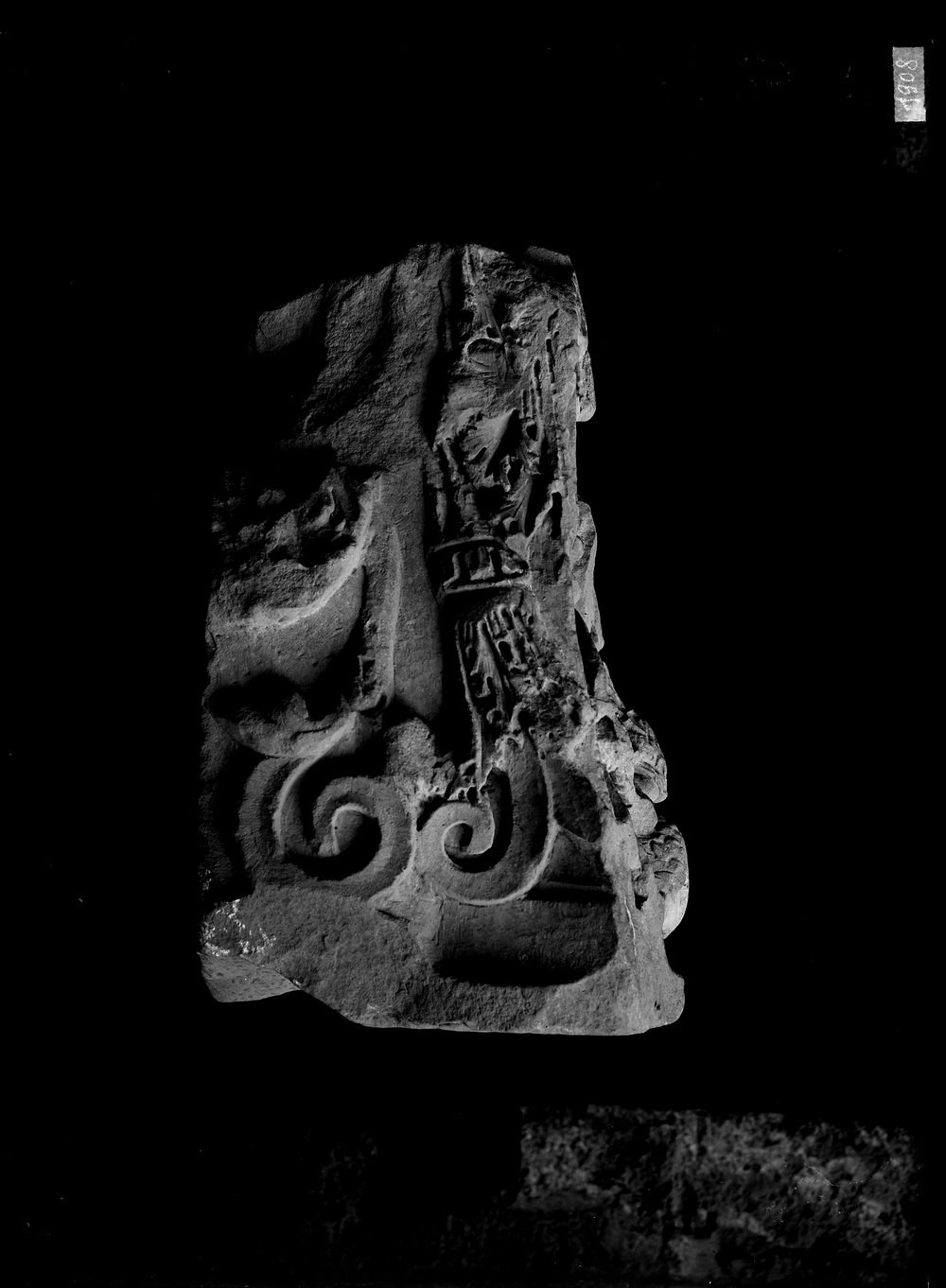 Lastra E 1908 antiquario forense, capitello elagabalo.tif