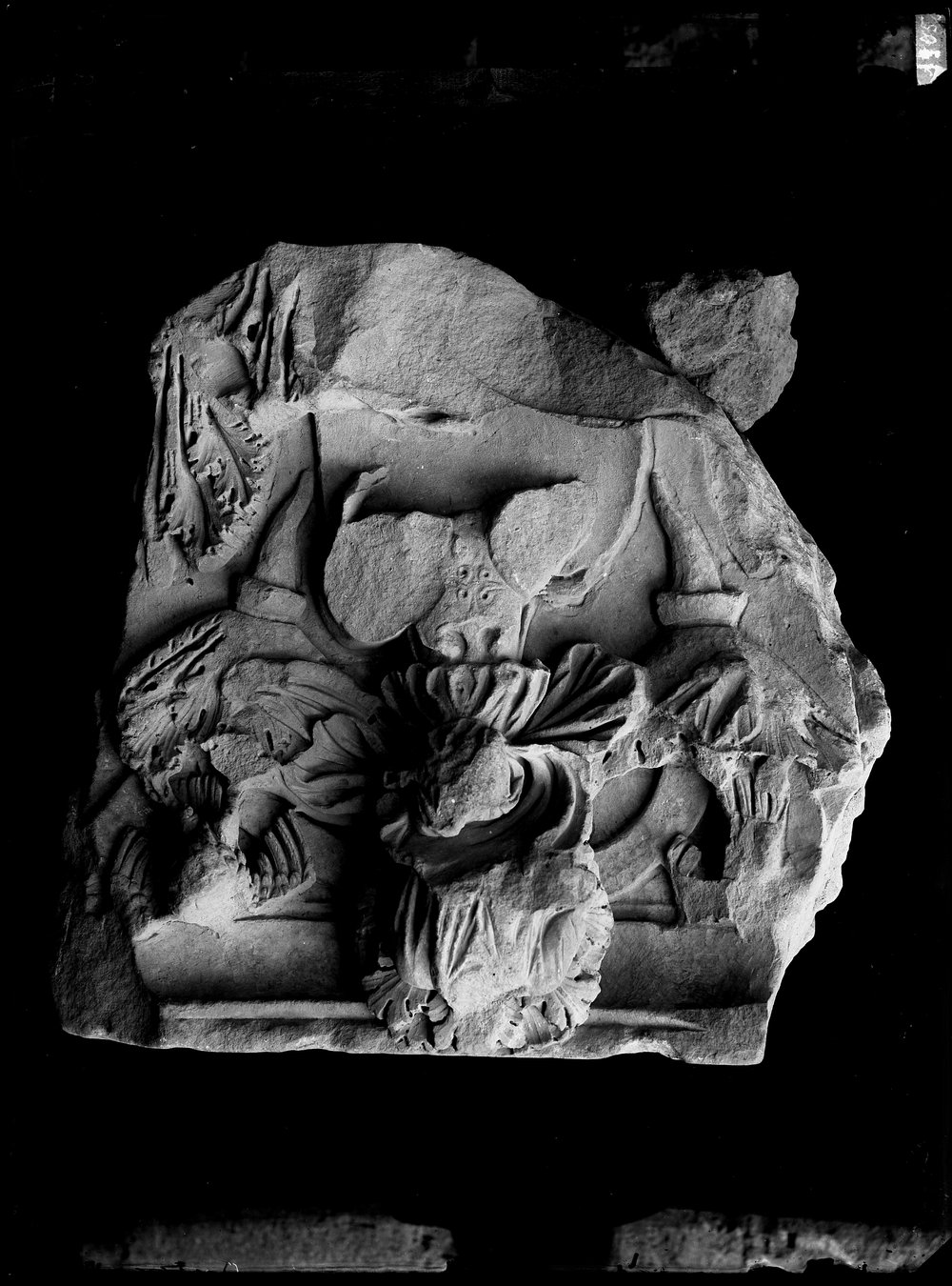 Lastra E 1905 antiquario forense, capitello elagabalo.tif
