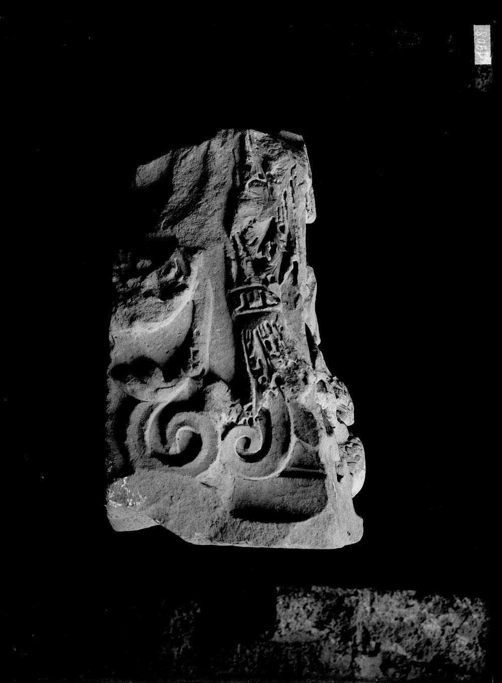 E1908 antiquario forense, capitello elagabalo.tif