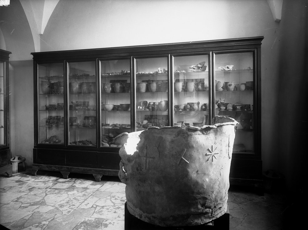 L. E-1688 - Ant. Forense - veduta sale-asf011939.jpg