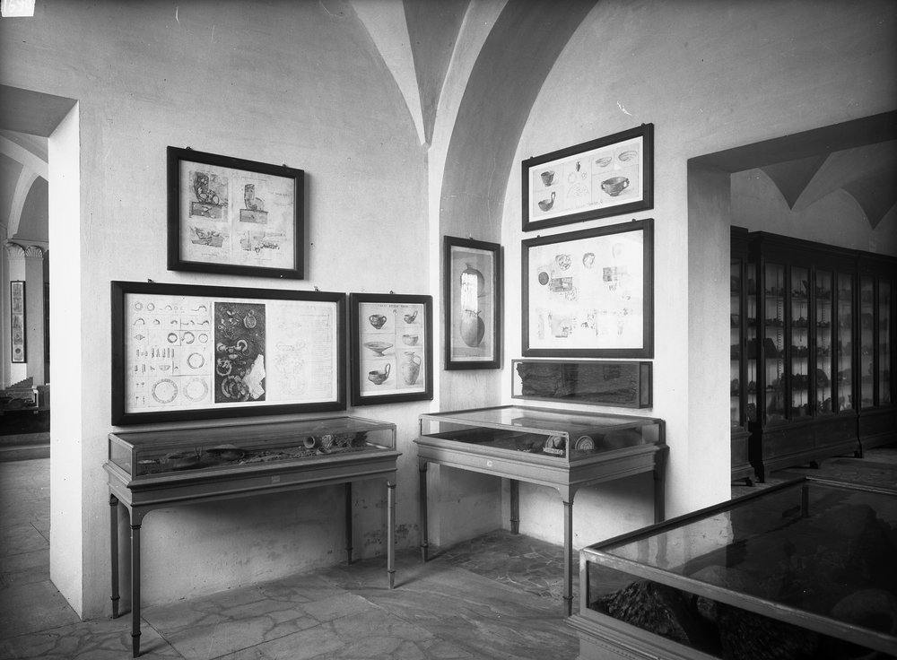 Lastra E-1690 - Antiquario Forense - veduta sale del sepolcreto.tif