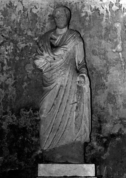 005905 - monumento - Palatino, Horti Farnesiani, il Ninfeo della pioggia, statua; FILM n. 1328