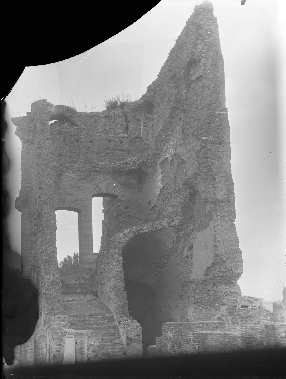 Lastra E 2132 - Palatino - Fabbriche di Settimio Severo - lastra spezzata ad un angolo.tif