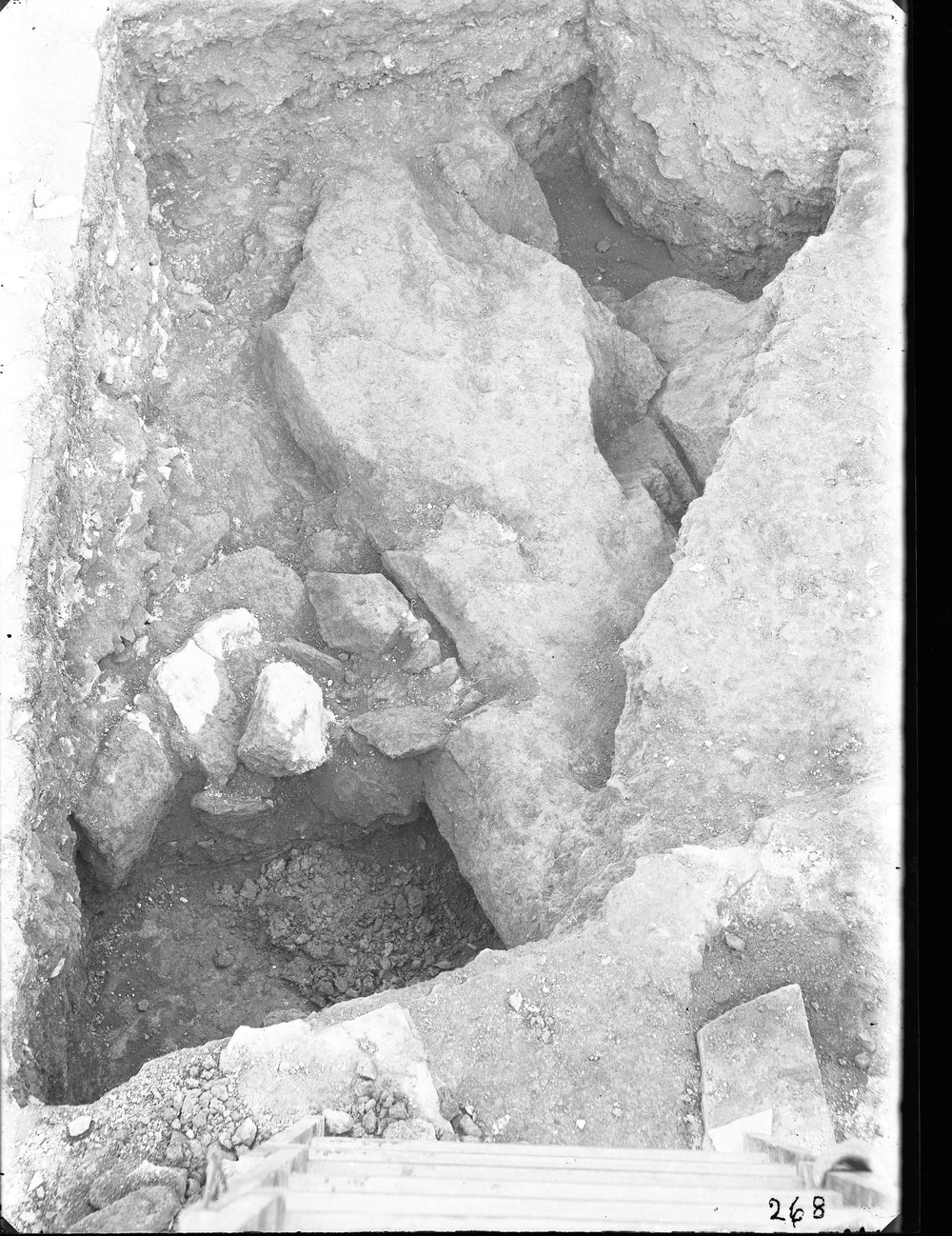 Lastra E268 casa delle vestali.JPG