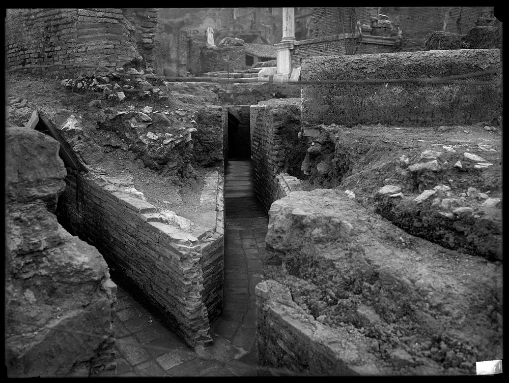 Lastra E1315 - Tempio di Vesta.JPG