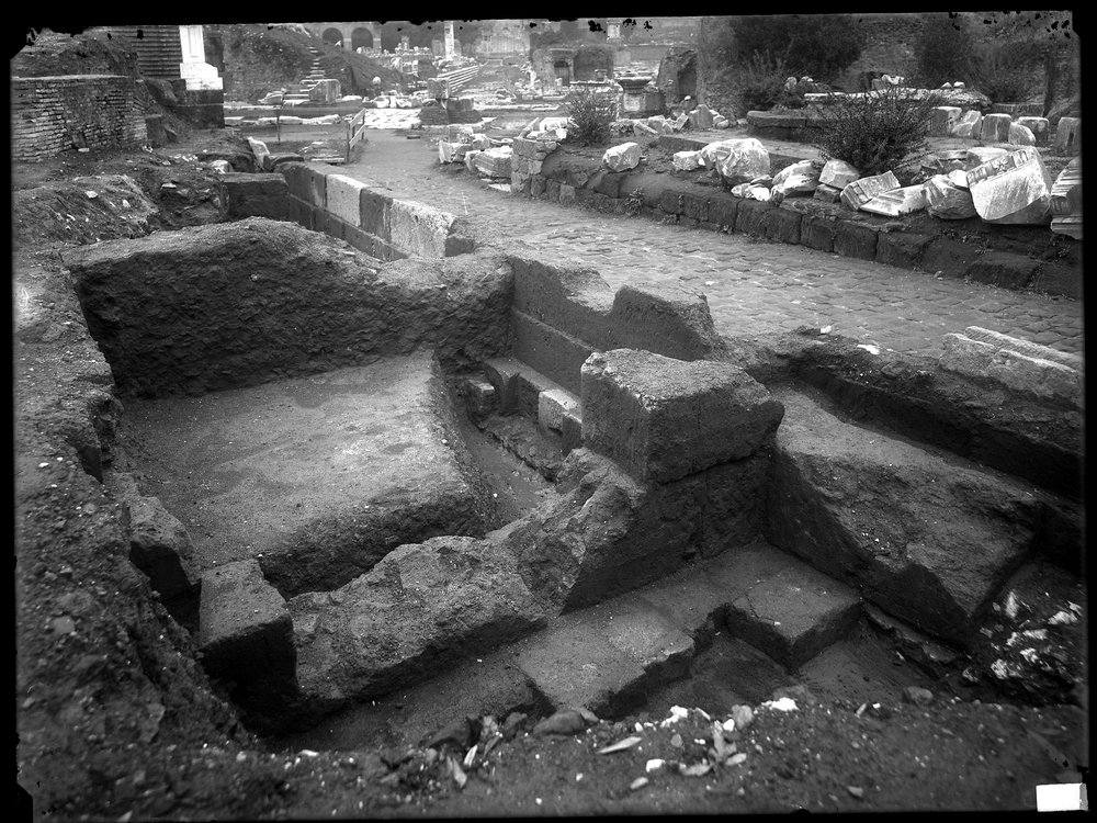 Lastra E1306 - Tempio di Vesta.JPG